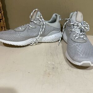 Men’s Adidas Alpha bounce shoes size 9